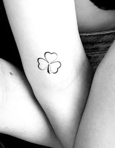 Minha terceira tatuagem: nosso trevo de amigas-irmãs! Minha terceira tatuagem: nosso trevo de amigas-irmãs!
