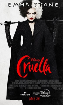 Pôster do filme Cruella, que tem o nome da atriz que interpreta a personagem título, Emma Stone, no topo, fundo dividido com as cores preto e branco, como os cabelos que ela apresenta na foto que ocupa toda a imagem. A personagem também usa batom vermelho vibrante e roupa preta elegante, segurando oma bengala apoiada nas costas com as duas mãos. O título também aparece em vermelho, à sua frente.
