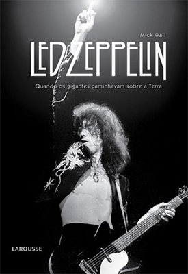 Capa preta onde a logo da banda Led Zeppelin aparece ao topo seguida do subtítulo Quando os Gigantes Caminhavam sobre a Terra. Em baixo, em uma foto em preto e branco que ocupa toda sua extensão, o guitarrista Kimmy Page está em um show, com um braço levantado e o outro segurando uma guitarra.